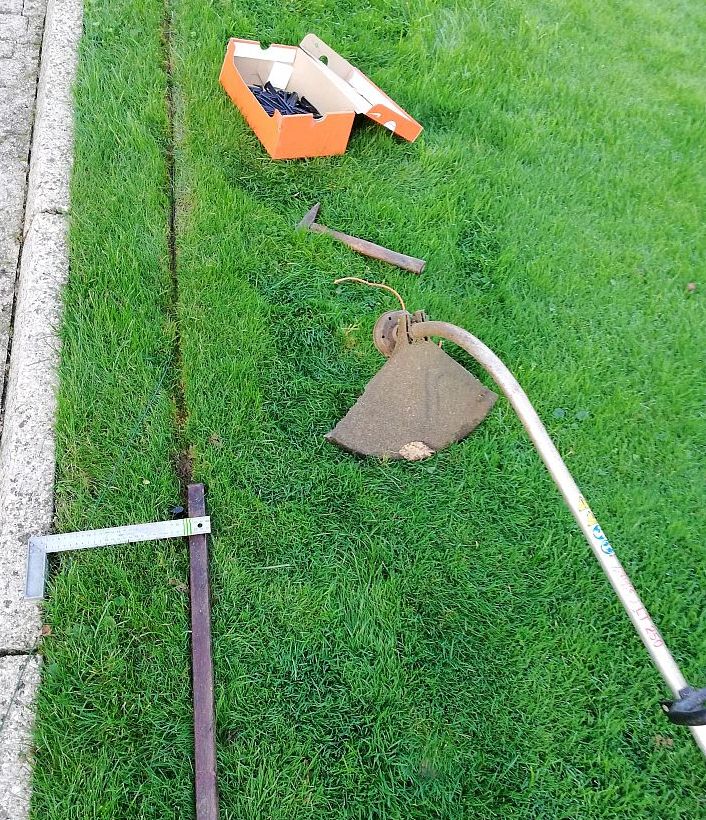 polaganje žice za robotsko kosilnico